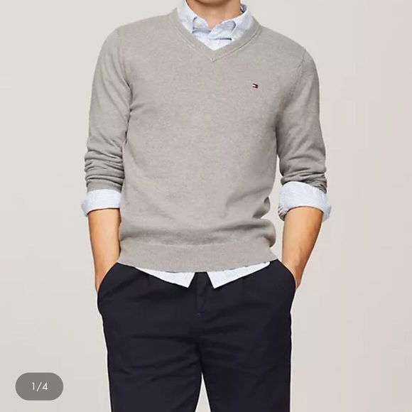 COPY - Tommy HilfigerSolid Logo V-Neck Sweater size L cotton Mens top